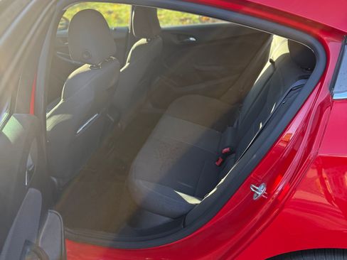 Used 2017 Chevrolet Cruze LT w/ Convenience Package image 14