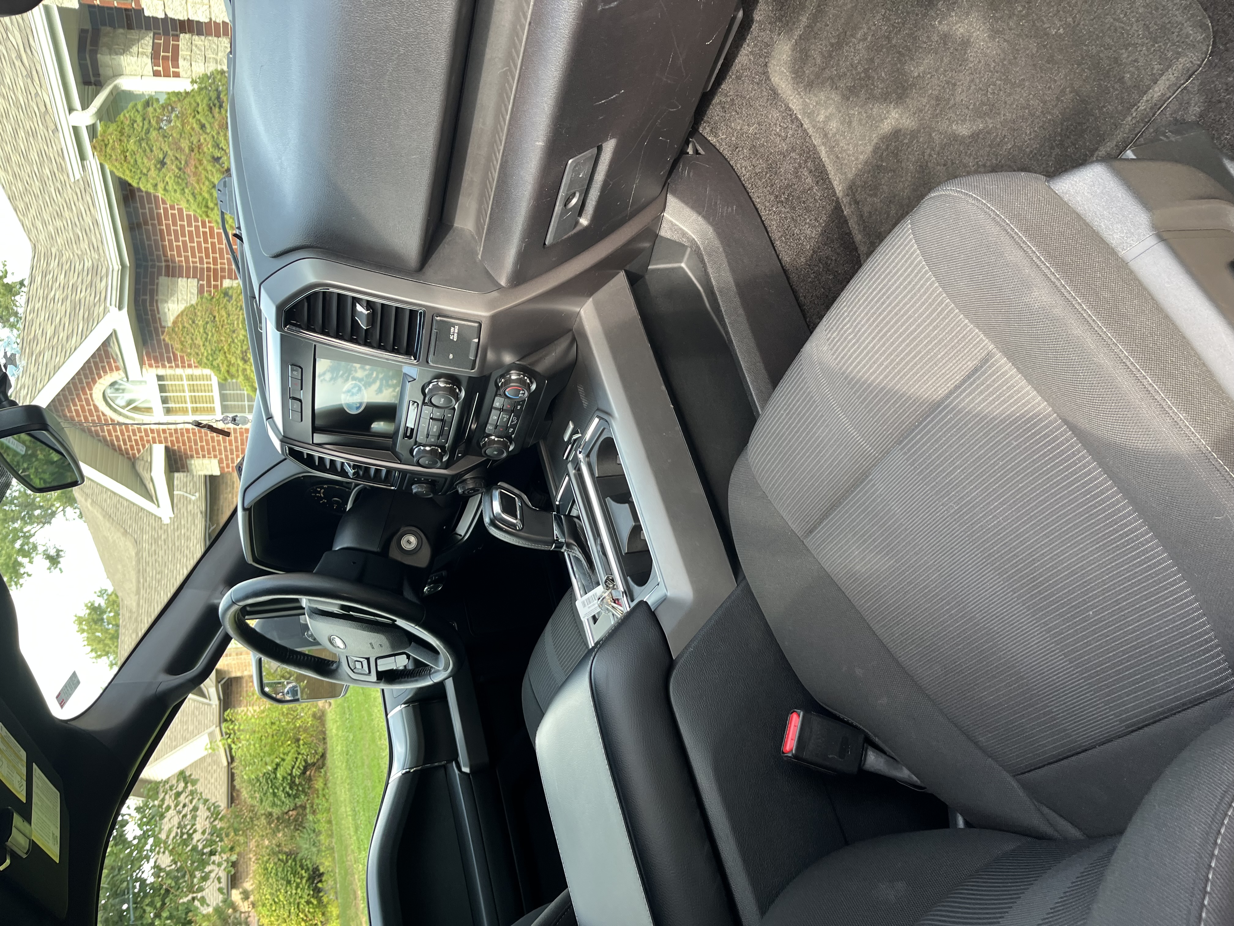 Used 2017 Ford F150 XLT w/ Equipment Group 302A Luxury AWD/4WD image 15