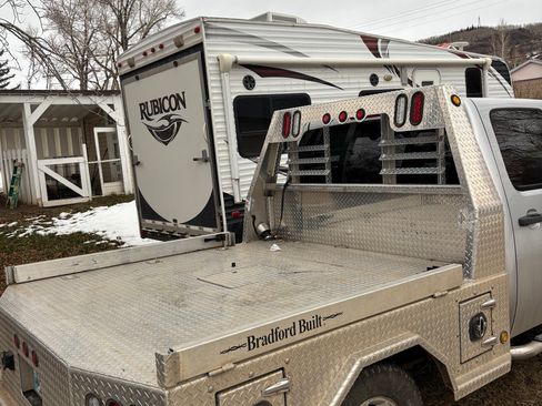 Used 2010 GMC Sierra 2500 SLE w/ Suspension Package, Off-Road image 1