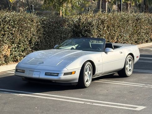 Used 1996 Chevrolet Corvette Convertible image 2