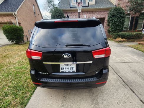 Used 2016 Kia Sedona SX image 5