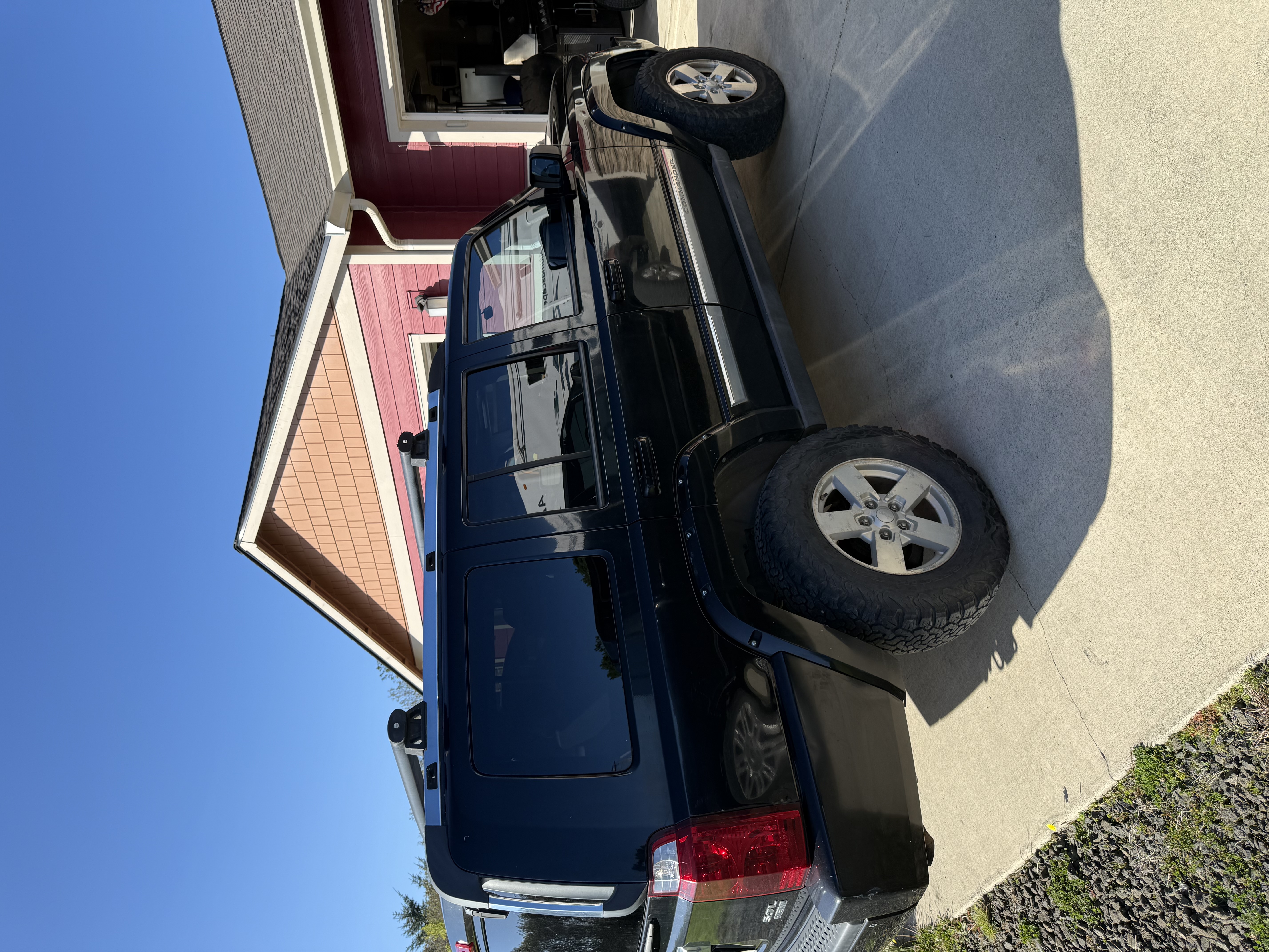 Used 2006 Jeep Commander Limited w/ Trailer Tow Group IV AWD/4WD image 11