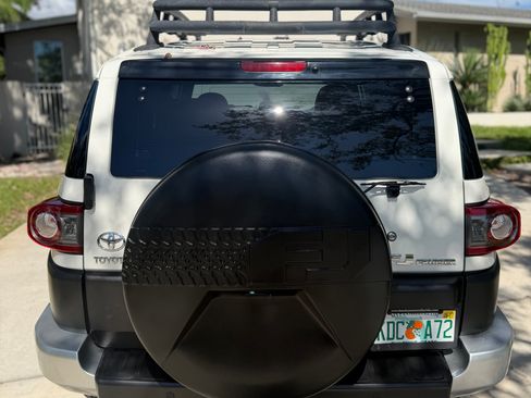 Used 2014 Toyota FJ Cruiser 4WD w/ Upgrade Package image 6