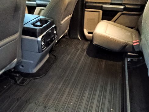 Used 2019 Ford F150 XLT w/ Equipment Group 302A Luxury image 11