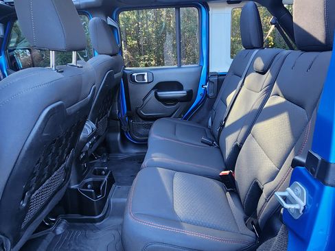 Used 2021 Jeep Wrangler Unlimited Rubicon image 12