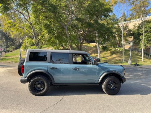 Used 2022 Ford Bronco Black Diamond image 10
