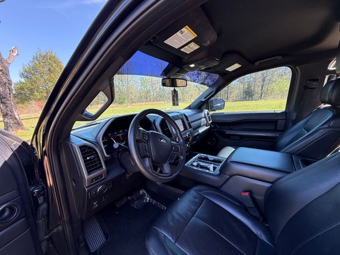 Used 2019 Ford Expedition XLT w/ Equipment Group 202A image 18