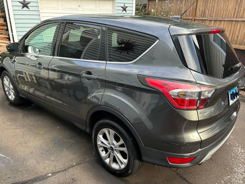 Used 2017 Ford Escape SE AWD/4WD image 2