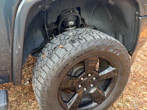 Used 2017 GMC Sierra 1500 SLE w/ SLE Value Package image 9