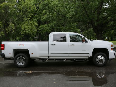 Used 2019 Chevrolet Silverado 3500 LTZ w/ Duramax Plus Package AWD/4WD image 14