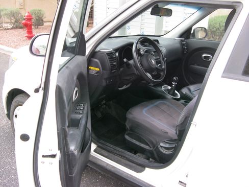 Used 2015 Kia Soul image 4