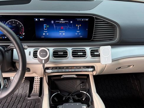 Used 2025 Mercedes-Benz GLS 450 4MATIC image 15