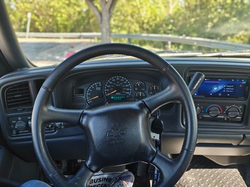 Used 2002 Chevrolet Silverado 1500 LS w/ Electrical Convenience Pkg image 22