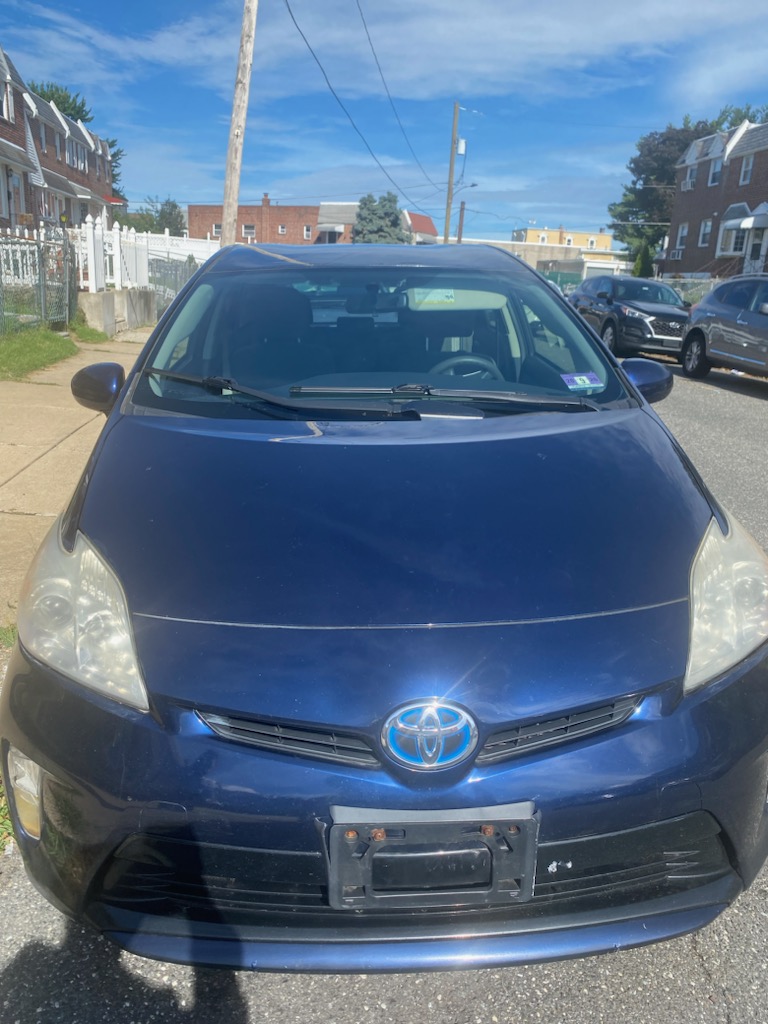 Used 2013 Toyota Prius Two FWD image 1