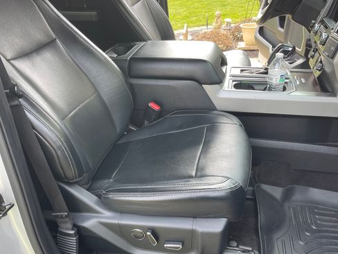 Used 2016 Ford F150 Lariat image 13