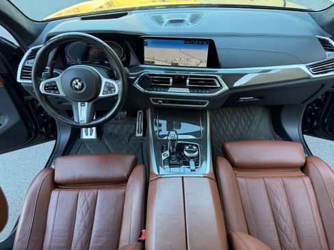 Used 2021 BMW X5 M50i w/ Executive Package image 10