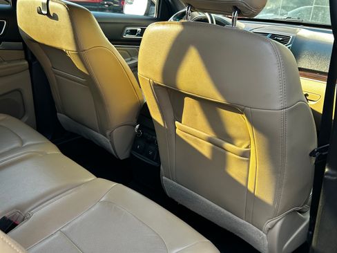 Used 2016 Ford Explorer Limited image 14