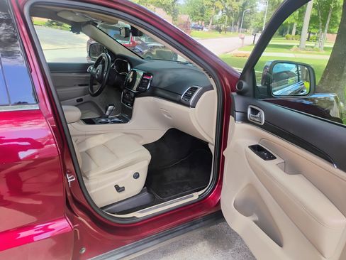 Used 2019 Jeep Grand Cherokee Limited image 10