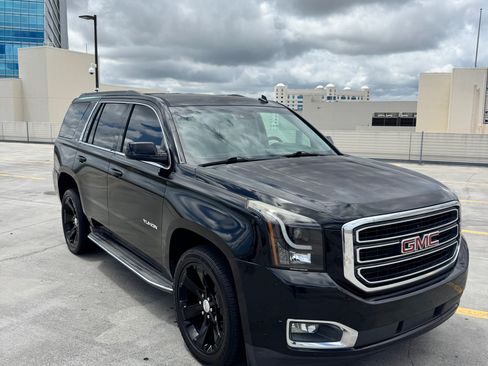 Used 2015 GMC Yukon SLT RWD image 2