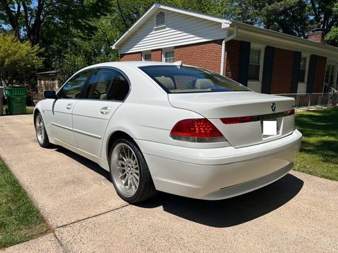 Used 2003 BMW 745i image 2
