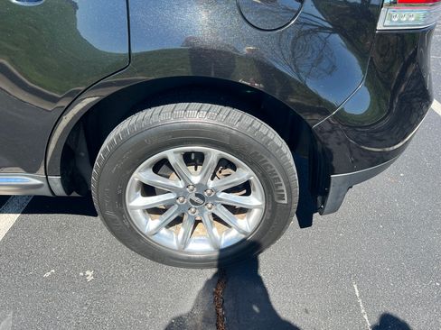 Used 2013 Lincoln MKX AWD image 25