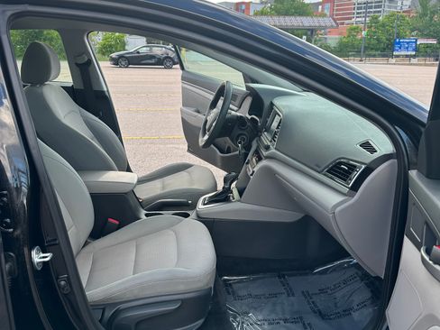 Used 2017 Hyundai Elantra SE FWD image 14