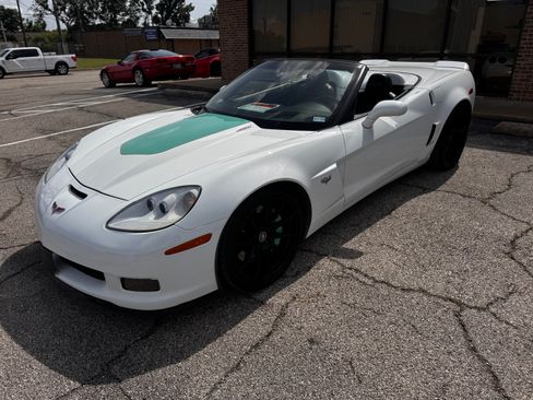 Used 2013 Chevrolet Corvette 427 w/ 1SC Preferred Equipment Group RWD image 2