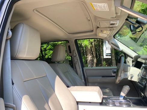Used 2014 Ford Expedition Limited w/ Equipment Group 301A AWD/4WD image 10