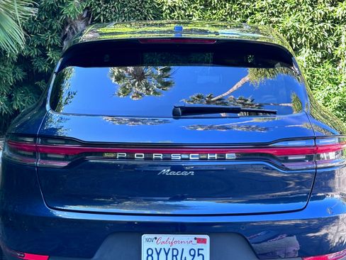 Used 2021 Porsche Macan image 11