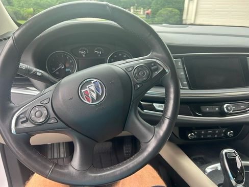 Used 2020 Buick Enclave Premium w/ Sun and Sites Package image 18