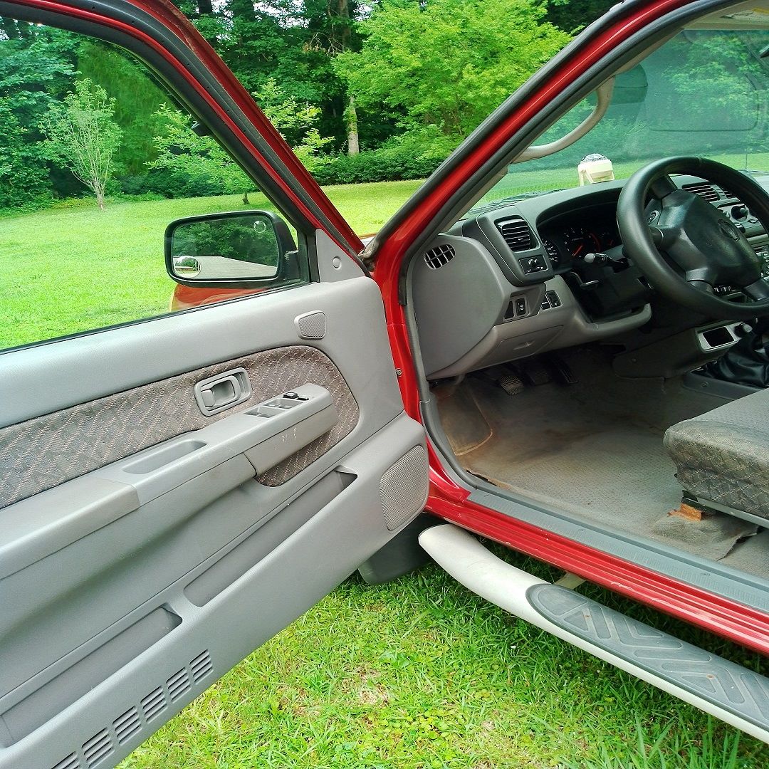 Used 2001 Nissan Xterra XE AWD/4WD image 12
