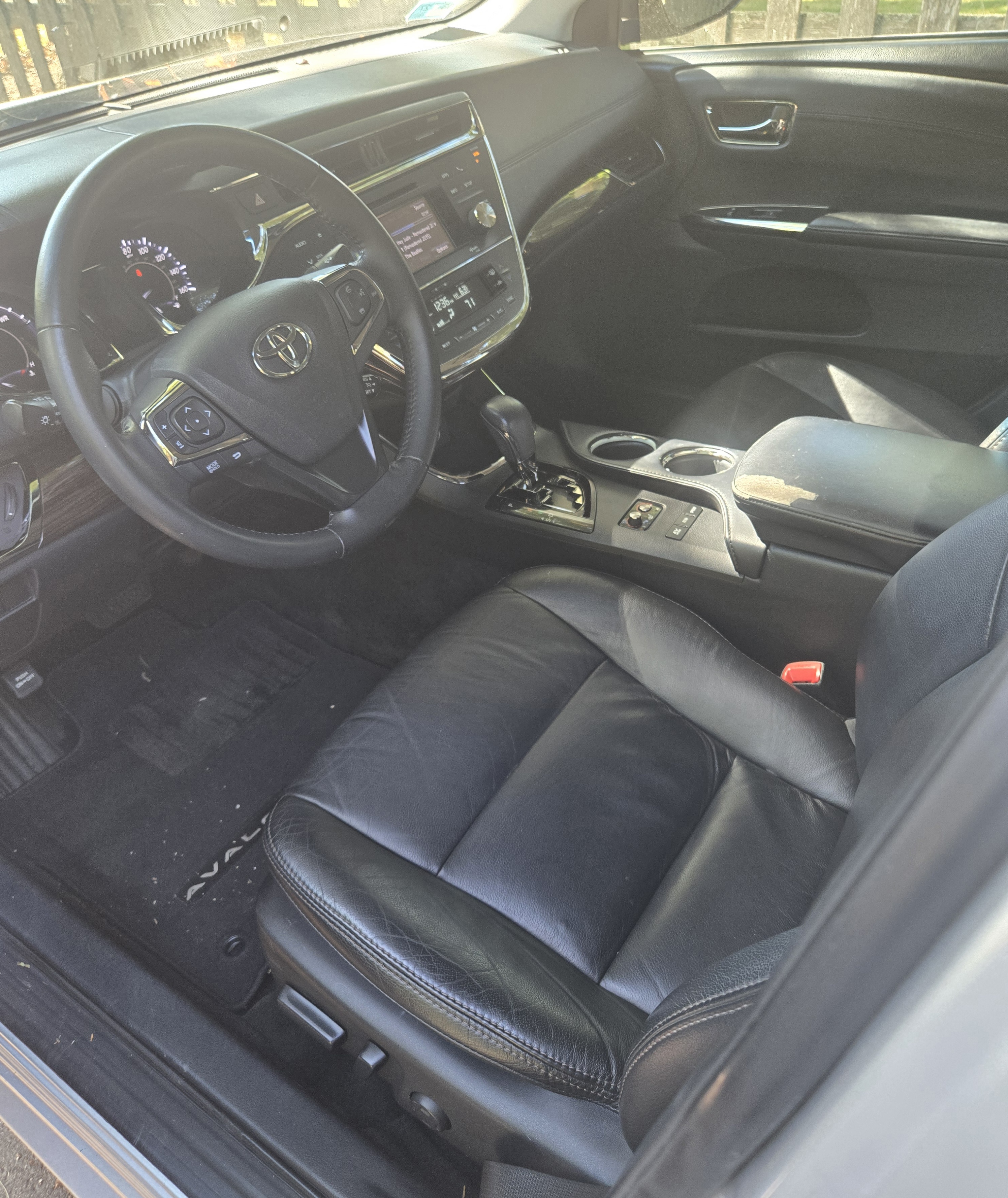 Used 2013 Toyota Avalon XLE Touring FWD image 18