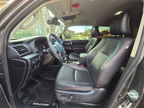 Used 2020 Toyota 4Runner TRD Off-Road Premium image 13