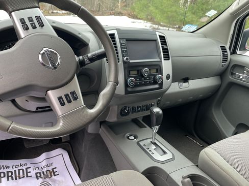 Used 2020 Nissan Frontier SV image 22