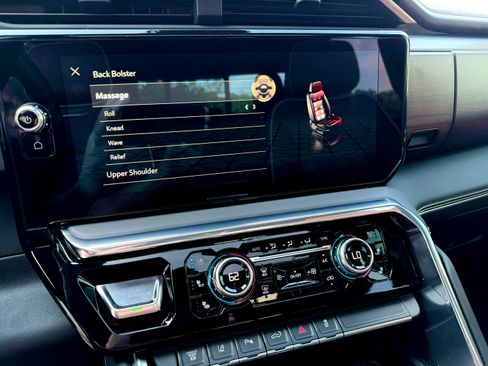 Used 2024 GMC Sierra 3500 Denali Ultimate image 11