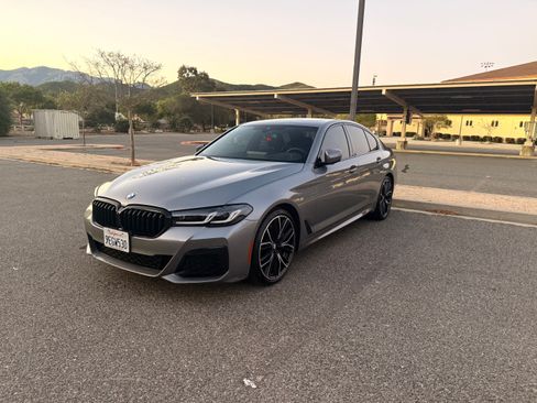 Used 2023 BMW 530i w/ M Sport Package image 4