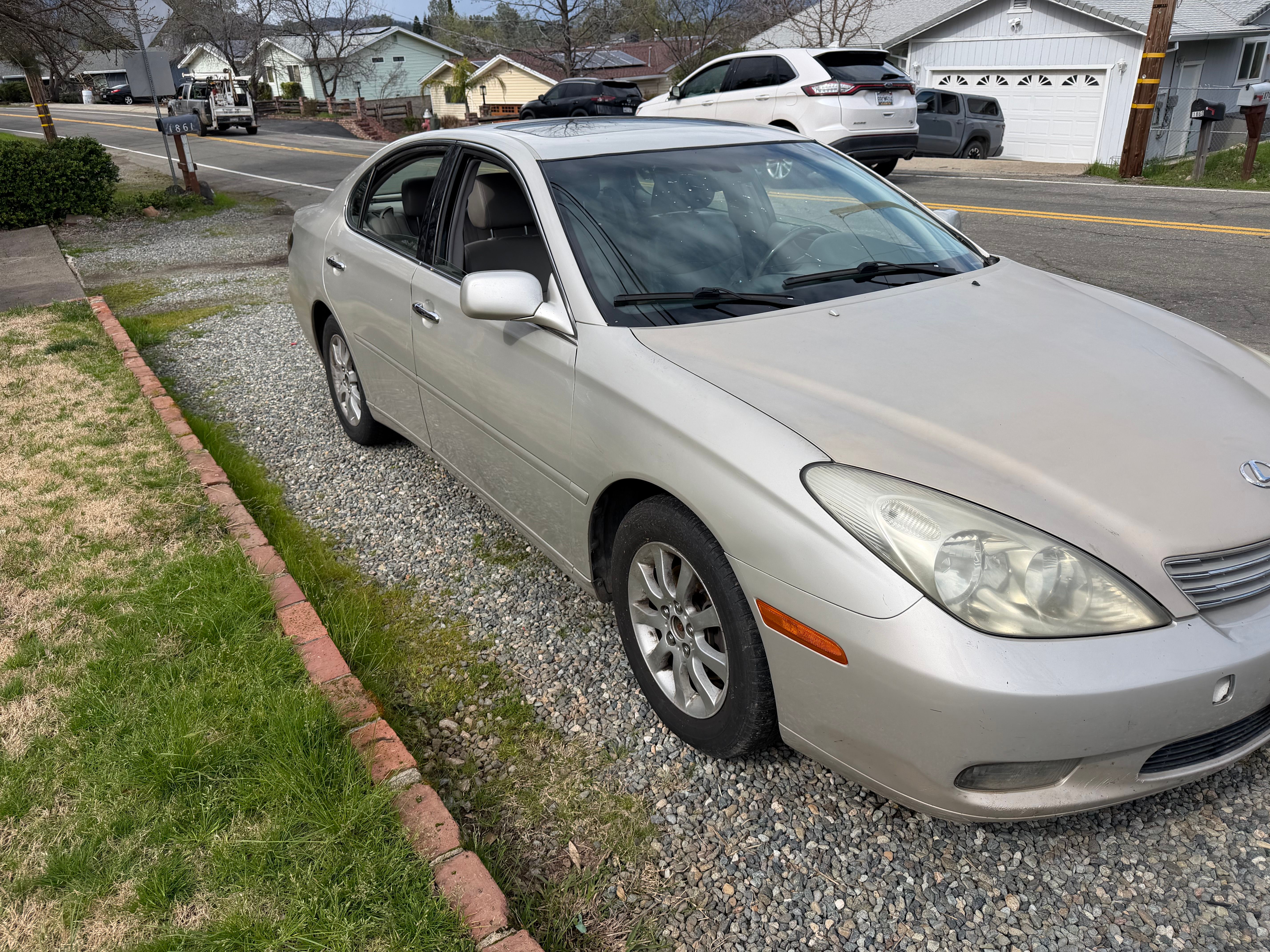 Used 2004 Lexus ES 330 FWD image 1