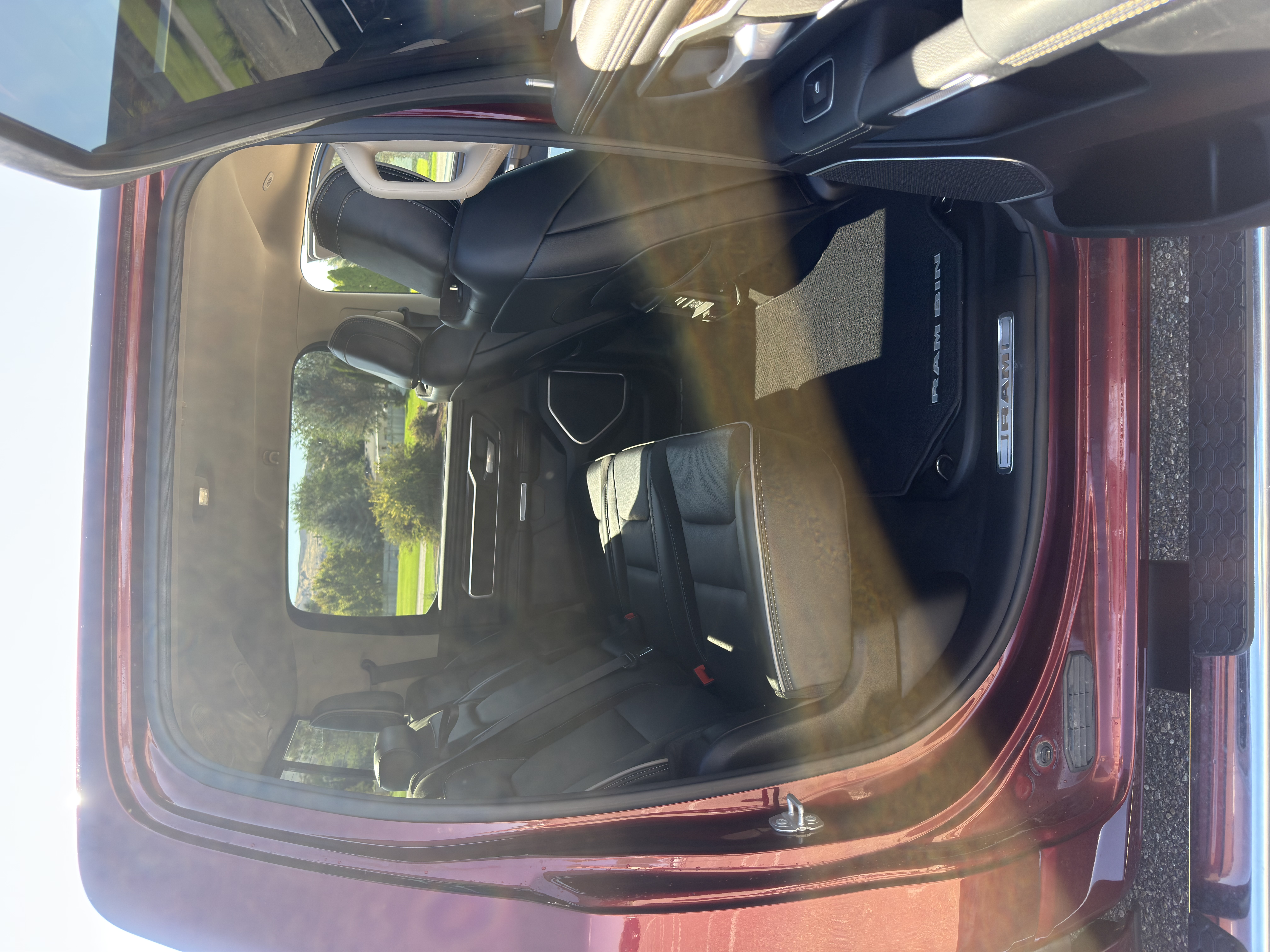 Used 2020 RAM 1500 Laramie AWD/4WD image 19