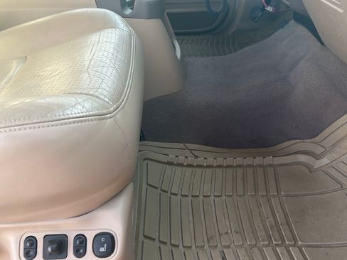 Used 2003 Ford F250 Lariat image 10