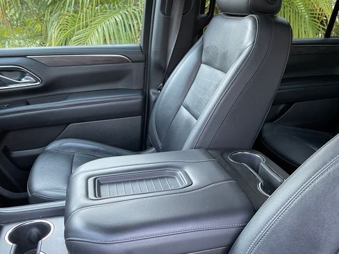 Used 2021 Chevrolet Suburban LT w/ LT Signature Plus Package image 14