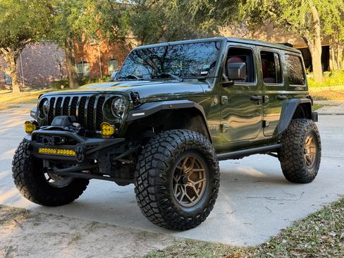 Used 2024 Jeep Wrangler Unlimited Sport AWD/4WD image 1