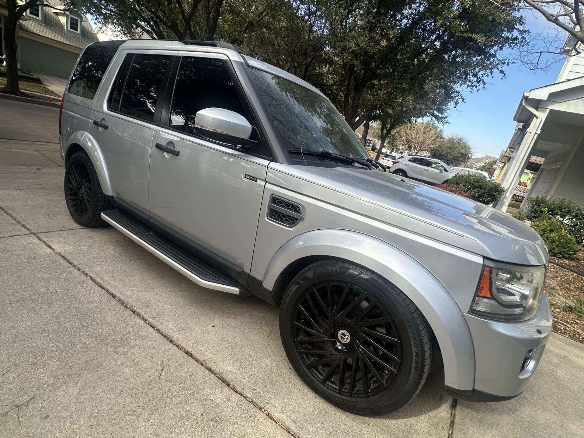 Used 2015 Land Rover LR4 AWD/4WD image 1
