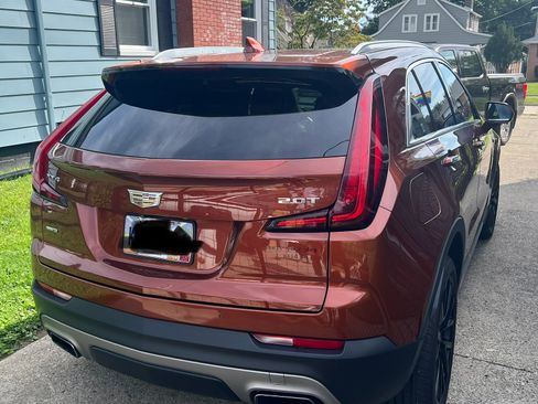 Used 2019 Cadillac XT4 Premium Luxury w/ Driver Assist Package AWD/4WD image 2