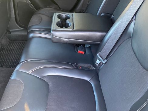 Used 2018 Jeep Cherokee Latitude Plus w/ Comfort/Convenience Group image 11