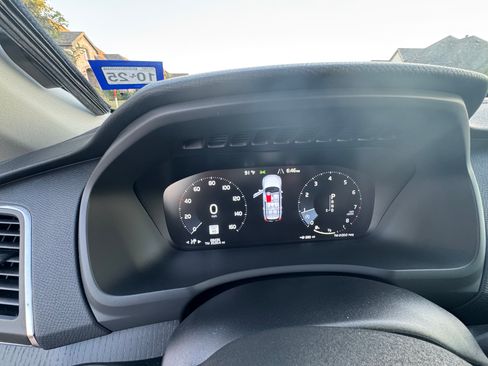 Used 2020 Volvo XC90 T6 Momentum image 24