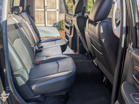 Used 2014 RAM 1500 Laramie w/ Convenience Group image 5