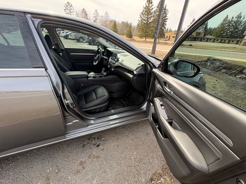 Used 2020 Nissan Altima 2.0 Platinum image 8