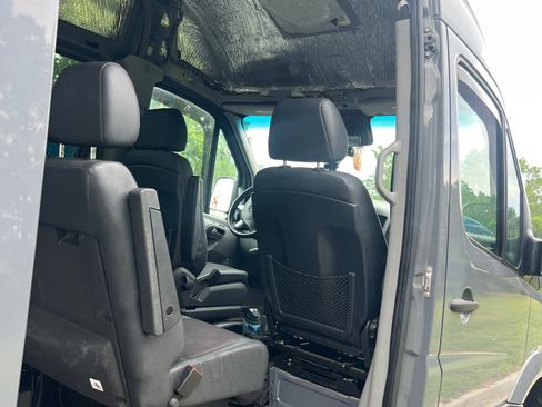 Used 2018 Mercedes-Benz Sprinter 3500 image 11