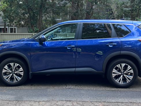 Used 2022 Nissan Rogue SV AWD/4WD image 1