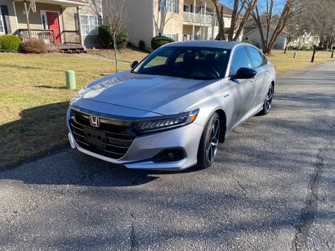 Used 2022 Honda Accord Sport image 1